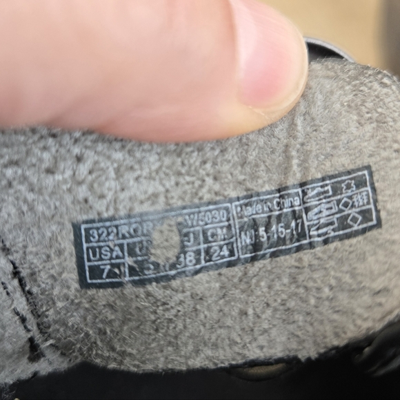 Vionic Rory Boots - Picture 8 of 10